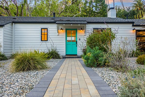 modern-farmhouse-9-100 modern-farmhouse-9-100