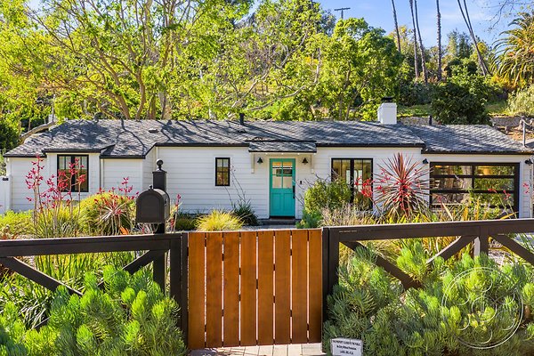 modern-farmhouse-9-105 modern-farmhouse-9-105