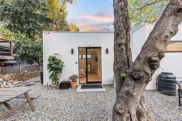 modern-farmhouse-9-59