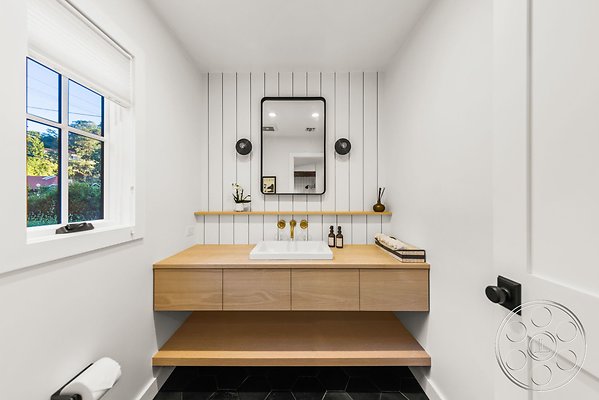 modern-farmhouse-9-84 modern-farmhouse-9-84