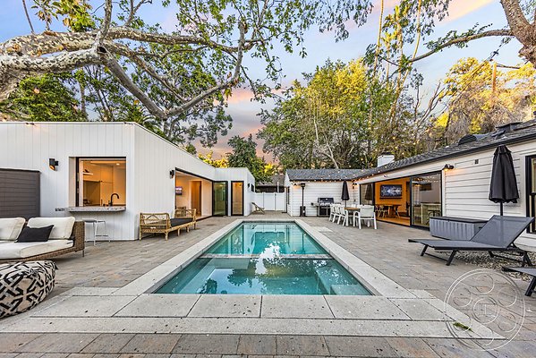 modern-farmhouse-9-38