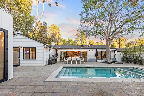 modern-farmhouse-9-37