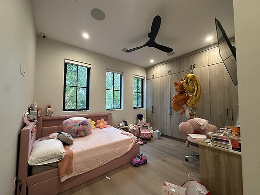 Photo Nov 14 2025, 9 37 39 AM