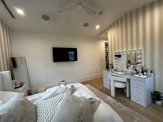 Photo Nov 14 2025, 10 21 06 AM