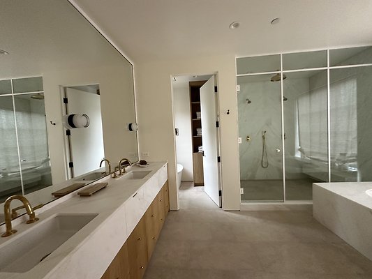 Photo Nov 14 2025, 11 09 39 AM